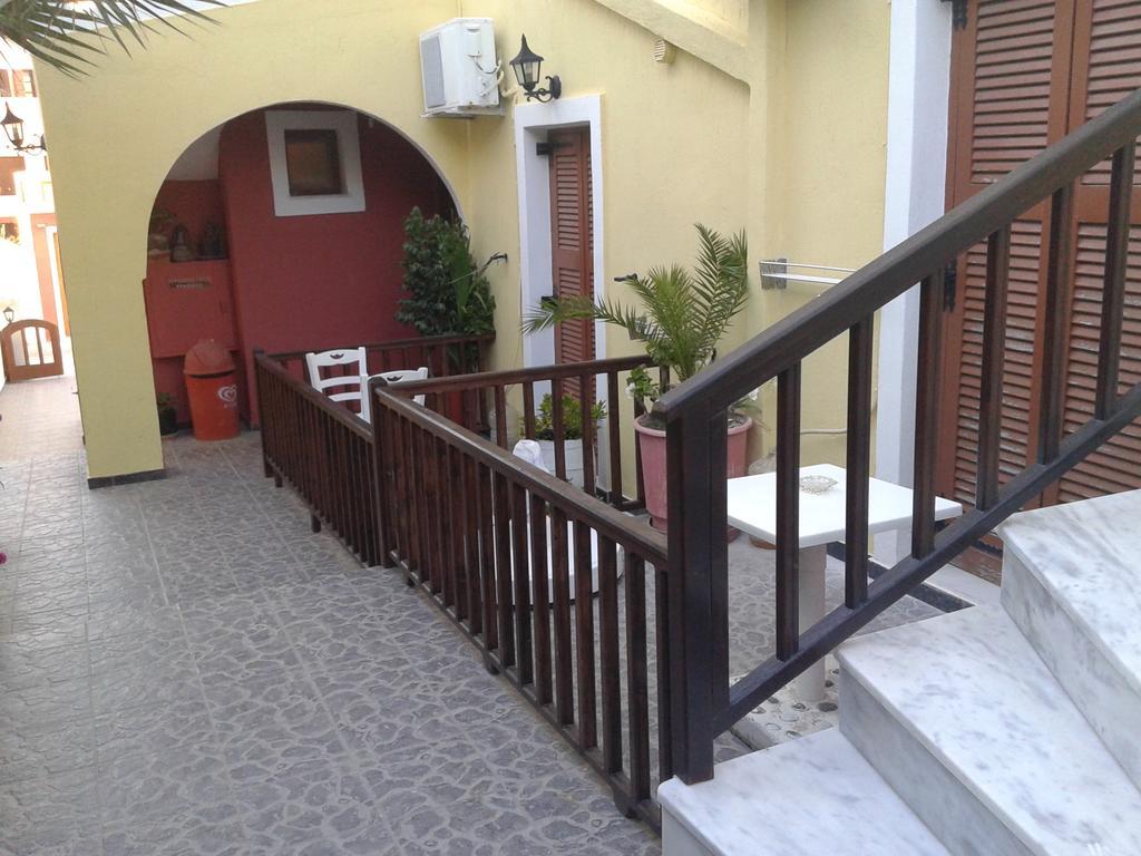 Christina Pension Karterados (Santorini) Exterior foto