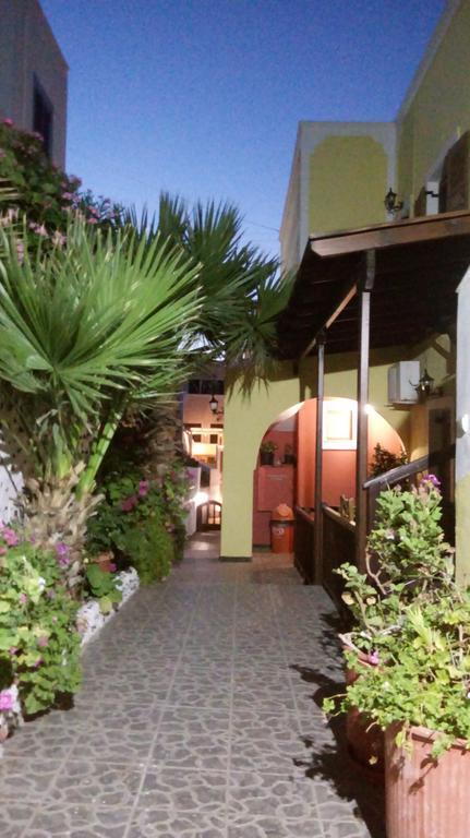 Christina Pension Karterados (Santorini) Exterior foto